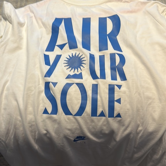 Mens Nike tshirt - Picture 2 of 3